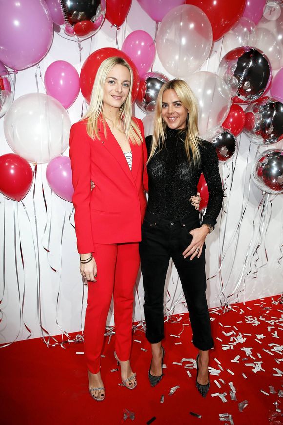 Devenant ainsi un véritable phénomène au sein des cercles mondain et de la mode. 

Exclusif - Virginie et Prisca Courtin-Clarins - Le Prix Clarins pour l'enfance fête ses 20 ans et récompense sa nouvelle femme de coeur Laeticia Hallyday pour son association La Bonne Étoile à l'hôtel Salomon de Rothschild à Paris, France, le 14 mars 2017. © Borde-Jacovides/Bestimage