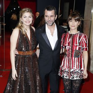 La chanteuse l'a rencontrée sur le tournage de "La famille Bélier", réalisé par Eric Lartigau, alors en couple avec la comédienne

Louane Emera, Eric Lartigau, Marina Foïs - Arrivées Intérieur - 40ème cérémonie des César au théâtre du Châtelet à Paris, le 20 février 2015.
BORDE-JACOVIDES / BESTIMAGE