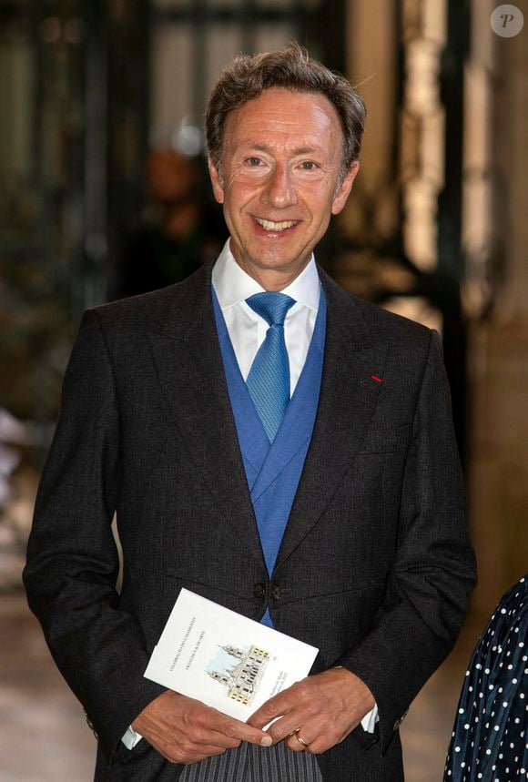 La journaliste franco-luxembourgeoise Stéphane Bern arrive à la Basílica Palacio de Mafra, au Portugal, le 07 octobre 2023, pour assister au mariage de la princesse Maria Francisca de Braganza et de Duarte de Sousa Araujo Martins Photo by Albert Nieboer /DPA/ ABACAPRESS.COM