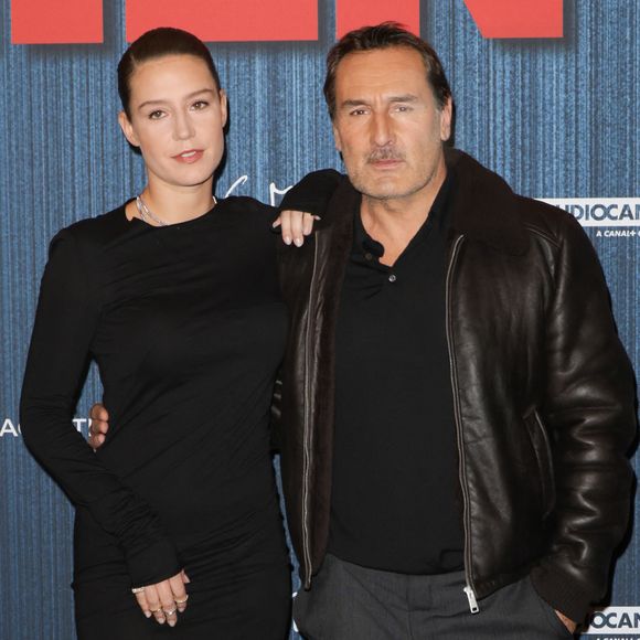 Leur bilan est saisissant : Marina Foïs culmine à 19 projets, Adèle Exarchopoulos à 18, tandis que Pio Marmaï, Pierre Niney ou Gilles Lellouche dominent du côté des acteurs.

Adèle Exarchopoulos et Gilles Lellouche - Avant-première du film "Chien 51" au cinéma le Grand Rex à Paris le 13 octobre 2025. 

© Coadic Guirec/Bestimage