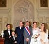 Elle laisse derrière elle son mari Michel Ferracci mais aussi sa fille Milla âgée de 22 ans et ses deux beaux fils Enzo et Maël
Exclusif - Emilie Dequenne, sa fille Milla, 12 ans, son époux Michel Ferracci, et ses deux fils Enzo, 13 ans, et Maël, 8 ans, avec le maire du 10ème arrondissement, Rémi Féraud - Mariage de Michel Ferracci et Emilie Dequenne à la mairie du 10ème arrondissement, le samedi 11 octobre 2014 à Paris. © Roberto Battistini / Bestimage