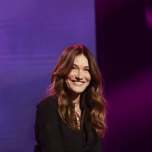 Elle dit ne jamais vraiment avoir faim à table.

Exclusif - Carla Bruni lors de l'enregistrement de l'émission "La fête de la chanson française - 20 ans d'émotions" présentée par L.Thilleman et A.Manoukian, et diffusée le 17 avril sur France 3 à Paris, France, le 9 décembre 2025. © Jack Tribeca/Bestimage