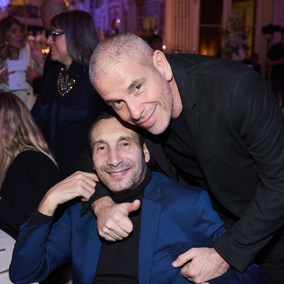 Zinedine Soualem, Medi Sadoun - Première édition des Trophées Madame – Le Grand Dîner dans le cadre prestigieux de l'hôtel Peninsula à Paris le 6 mars 2025. Cet événement d’exception a réuni des figures influentes du monde de la culture, du sport, du luxe et de l’entrepreneuriat, venues célébrer les femmes qui façonnent et inspirent notre époque.
Placée sous le signe de l’excellence, de l’innovation et de l’audace, cette soirée a mis à l’honneur des personnalités féminines remarquables, sélectionnées pour leur impact et leur engagement dans leur domaine respectif.
Le trophée exclusif des « Trophées Madame » a été conçu par l’artiste de street art Leloluce, incarnant la force et la résilience des femmes d’aujourd’hui.
Les lauréates ont été choisies par un comité d’expertes influentes, issues du mouvement Women With Impact et reconnues pour leur discernement et leur engagement en faveur de la promotion des femmes. © Cyril Moreau/Bestimage