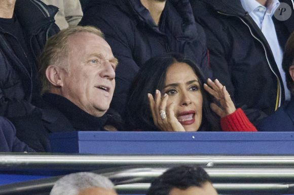 De cette prestigieuse école que l'on ne présente plus, il aime à placer d'anciens élèves au sein de Kering.

François-Henri Pinault, Salma Hayek - François-Henri Pinault et sa femme Salma Hayek assistent au match de Ligue 1 McDonald's opposant le Paris Sant Germain (PSG) contre Rennes (3-1) au Parc des Princes à Paris le 27 septembre 2024. © Cyril Moreau/Bestimage