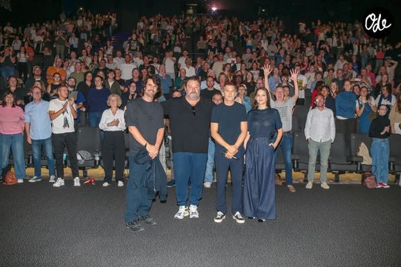 Ensemble, ils célèbrent la sortie de "Karma", le nouveau thriller de Guillaume Canet 


Simon Jacquet, Denis Ménochet, Guillaume Canet et Marion Cotillard à l'avant-première du Film 'Karma' au cinéma Kinepolis de Lomme, France, le 3 octobre 2026. © Stéphane Vansteenkiste/Bestimage