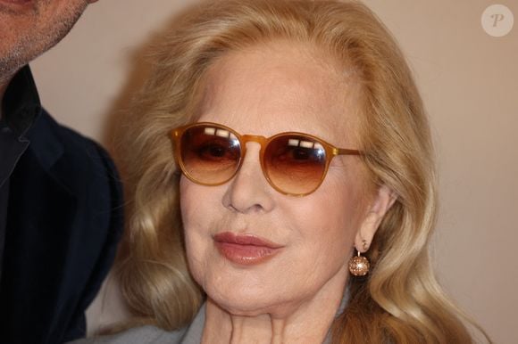 Sylvie Vartan a toujours essayé de faire en sorte que les deux pays s'entendent. Sylvie Vartan assiste à la première de "Ma Mere, Dieu et Sylvie Vartan" au Pathe Palace à Paris le 17 mars 2025, France. Photo par Jerome Domine/ABACAPRESS.COM