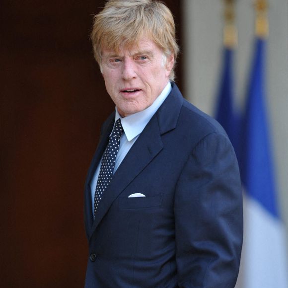 Le réalisateur et acteur américain Robert Redford arrive au palais de l'Élysée à Paris, en France, le 14 octobre 2010, avant de recevoir la Légion d'honneur des mains du président français Nicolas Sarkozy. Photo par Thierry Orban/ABACAPRESS.COM