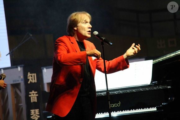 Mais depuis quelque temps déjà, c'est à l'étranger qu'il brille

Richard Clayderman en concert à Wuhu en Chine le 20 août 2018.