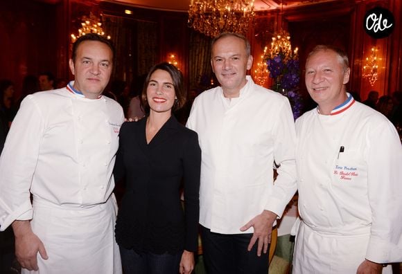 Exclusif - Alessandra Sublet avec les chefs Emmanuel Renaut (Meilleur Ouvrier de France, Chef 3 étoiles au Guide Michelin du Flocons de Sel à Megève, parrain de l’édition 2015), Christian Le Squer (Chef 3 étoiles au Guide Michelin du restaurant Le Cinq à l’hôtel George V à Paris, parrain de l’édition 2016), Eric Frechon (Meilleur Ouvrier de France, Chef 3 étoiles au Guide Michelin du restaurant Epicure à l’hôtel Le Bristol Paris, parrain de l’édition 2017) - Dîner de Gala organisé dans les Salons de l’hôtel Le Bristol Paris en présence de la direction des hôtels de l'île de Saint-Barthélemy, le 1er décembre 2017. © Rachid Bellak/Bestimage