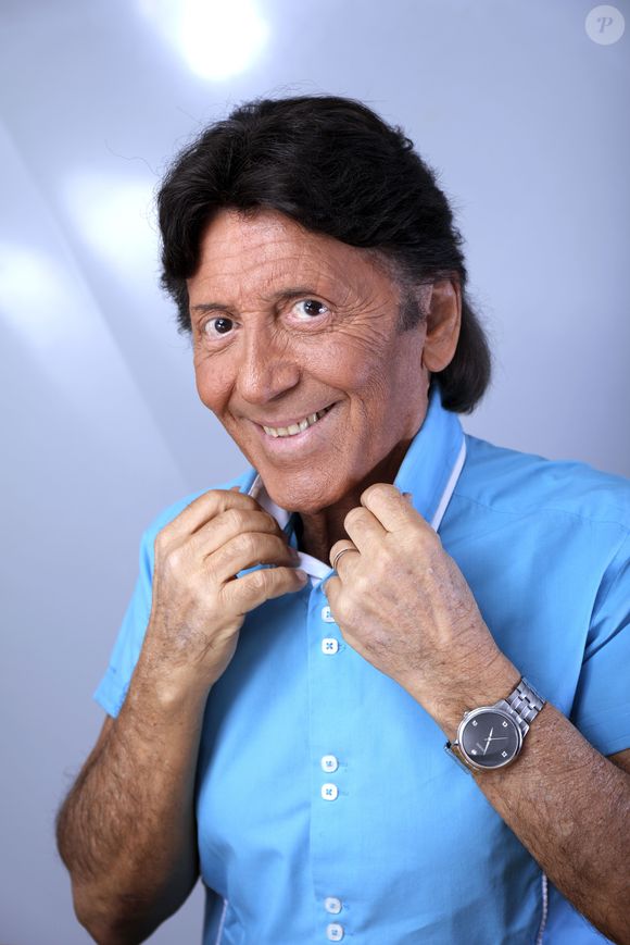 "Il y a plus de 20 ans, après le décès de mon père, à 91 ans, je me suis installé ici pour me rapprocher de Nice, où vivait ma mère, explique Pierre Charby au quotidien régional. Or, ma voisine n'était autre que Michèle Paganin, qui est devenue mon ami, mais aussi maire." 

Portrait de Pierre Charby, en 2015. JLPPA / Bestimage