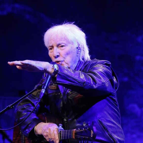 Concert de Hugues Aufray, 96 ans, au Vendespace à Mouilleron Le Captif, près de La-Roche-sur-Yon, le 24 avril 2026. © Noël Carrier / Bestimage