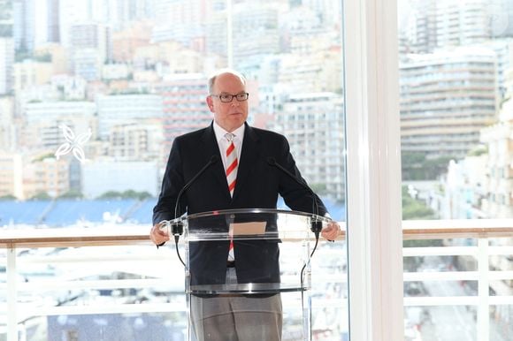 Exclusif - Le prince Albert II de Monaco - Lancement du "Grand départ de la Vuelta" au Yacht Club de Monaco le 20 mai 2025. © Claudia Albuquerque/Bestimage
