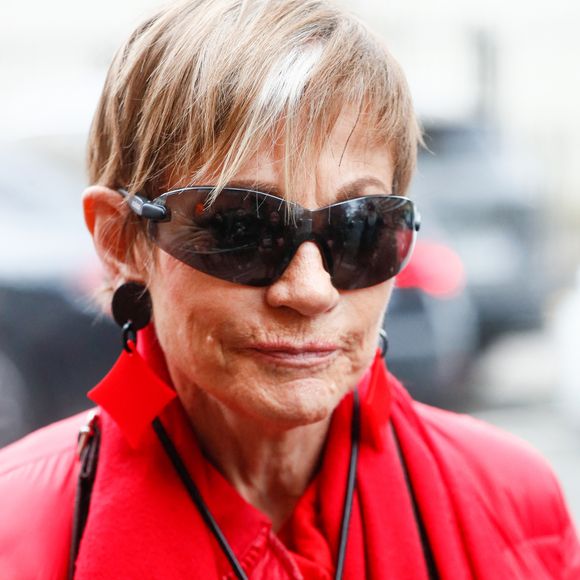 Alain, atteint d'une leucémie, rencontrait des soucis de santé depuis plusieurs années comme l’avait fait savoir Isabelle Morini-Bosc. 

Exclusif - Isabelle Morini-Bosc - Arrivées au plateau de la dernière émission "Touche pas à mon poste" (TPMP) diffusée en direct sur C8 avant la fermeture de la chaine le 28 février, à Paris, France, le 27 février 2025. © Christophe Clovis/Bestimage