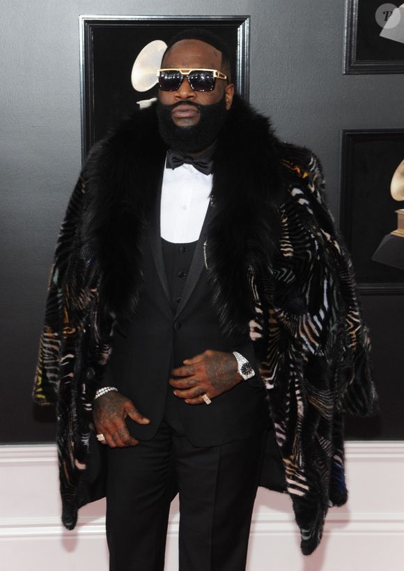 Le rappeur américain est apparu sur scène sous les cris du public.

Rick Ross à la 60ème soirée annuelle des Grammy Awards à Madison Square Garden à New York, le 28 janvier 2018. Photo par Bestimage