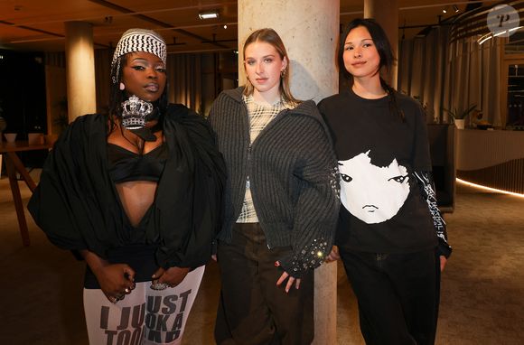Theodora, Helena et Miki - Conférence de presse des Victoires de la Musique dans les locaux de France Télévisions à Paris - Conférence de presse des Victoires de la Musique dans les locaux de France Télévisions à Paris le 12 janvier 2026. © Coadic Guirec/Bestimage