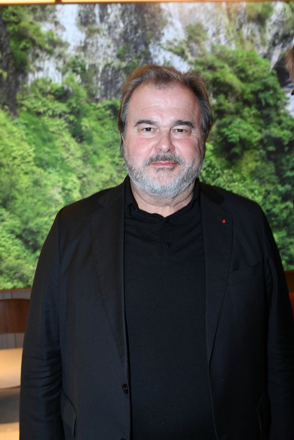 La recette associe le citron de Corse, la vanille de Nouvelle-Calédonie et la fleur d'oranger de Grasse.

Exclusif - Pierre Hermé à l'inauguration du Flagship Eluxtravel, un nouveau salon de voyage design et lumineux à Paris le 14 novembre 2024.

© Rachid Bellak / Bestimage