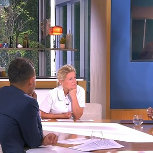 Anne-Elisabeth Lemoine reçoit JoeyStarr dans "C à vous" sur France 5