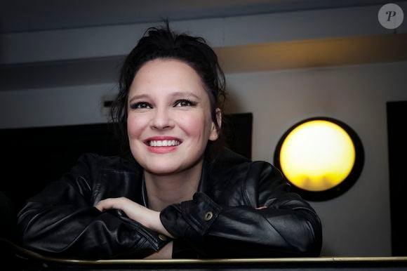 Exclusif - Anne Sila en backstage du concert solidaire pour les enfants de la guerre "Ensemble à l'Olympia" à Paris présenté par EliseCare le 10 février 2025.
Des artistes engagés sont sur scène pour transformer chaque note, chaque mélodie en un geste concret pour les enfants victimes de la guerre. Les fonds récoltés permettront de construire des centres d’accueil et de soins, pour leur offrir une chance de guérir et de reconstruire leur avenir.
Pour la 4e édition de son concert solidaire sponsorisé par Vivendi et Agnès Webster (Fragonard),  mécène aux côtés de la Fondation Canal +, capté par Olympia TV, l’ONG Elisecare réunit des artistes
sur la scène mythique de l’Olympia le lundi 10 février 2025 à 20h30.

EliseCare est une ONG de solidarité internationale apportant une aide médicale et psychologique d’urgence aux populations
civiles rescapées vivant en zone de conflit. L'association est active dans 6 pays : Irak, Syrie, Ethiopie, Liban, Arménie, Ukraine

Les conséquences de la guerre sur les enfants étant multiples, l’aide de Elisecare est plurielle.
L’association apporte à travers ses programmes - Paix & Résilience - une prise en
charge globale des enfants. Ainsi, les centres de Elisecare permettent de soigner, protéger
et prendre en charge les traumatismes des enfants, et les réinsérer sur le chemin de l’école.

© Jack Tribeca / Pierre Perusseau / Bestimage