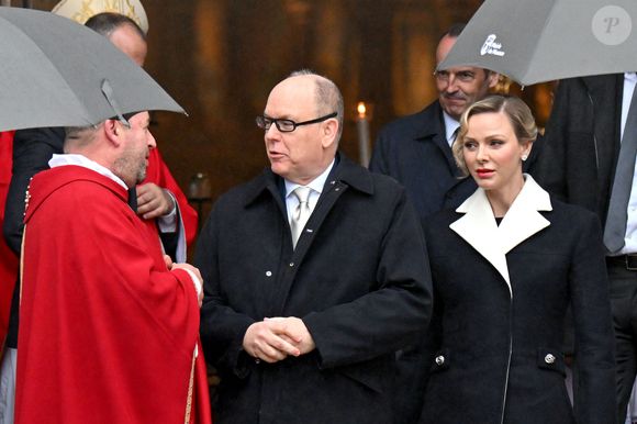 Le prince Albert II de Monaco et la princesse Charlene assistent à la messe pontificale dans le cadre de la célébration de la Sainte Devote, sainte patronne de Monaco, à Monaco le 27 janvier 2025. © Bruno Bebert / Bestimage