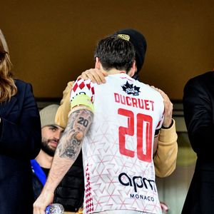 Camille Gottlieb, la princesse Stéphanie et Louis Ducruet (tatouage sur le bras gauche)  durant la cinquième édition de la Fight Aids Cup, un match de football caritatif au stade Louis II à Monaco, le 22 janvier 2025. © Bruno Bebert / Bestimage