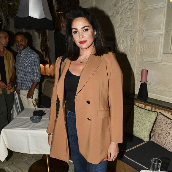 L'actrice a ensuite tenu à clarifier sa position sur Instagram : ce n'est pas elle qui lance le sujet, mais les médias qui l'interrogent sans cesse : "Non je ne me plains pas H24, on me pose cette question H24 !".

Soirée du 49ème anniversaire de Sandra Sisley (né le 25 avril) et les 6 ans de "Retrouvite" avec son mari Tomer au restaurant Mamamia à Paris le 12 mai 2022. 

© Pierre Perusseau/Bestimage