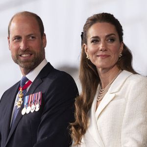 Ils ont séjourné sur le luxueux yacht Lady Beatrice autour de l’île de Céphalonie.


Le prince William et Kate Middleton lors d'un concert sur la Horse Guards Parade à Londres, pour clôturer les commémorations du 80e anniversaire du jour de la Victoire en Europe au Royaume-Uni. Londres, Royaume-Uni, le 8 mai 2025. Photo par Stephen Lock/I-Images/ABACAPRESS.COM