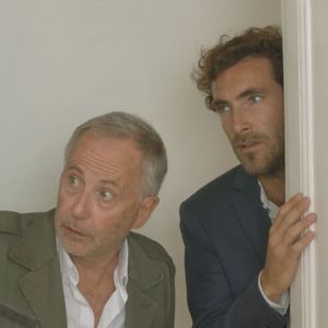 Après les déclarations de Fabrice Luchini, qui évoquait des scènes scénarisées dans l'émission "L'Agence" diffusée sur TMC, c'est au tour d'une autre figure française...