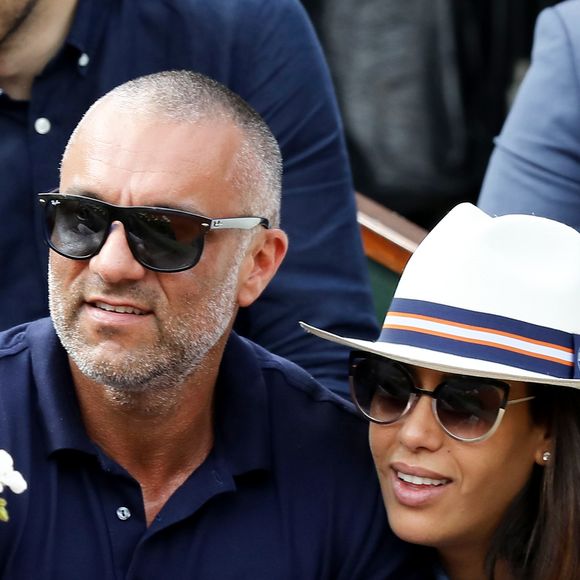 Amel Bent est devenue maman par trois fois

Amel Bent et son mari Patrick Antonelli  dans les tribunes des internationaux de tennis de Roland Garros à Paris, France, le 3 juin 2018. © Dominique Jacovides - Cyril Moreau/Bestimage