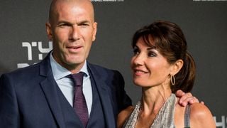 "Gare à l'établissement qui..." : ce que Zinédine Zidane ne tolère absolument pas lorsqu'il dîne dehors avec son épouse Véronique