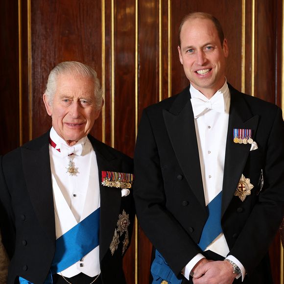 Charles III, atteint d'un cancer, pourrait demander à William d'être son régent. 
Le roi Charles III d'Angleterre, le prince William, prince de Galles - La famille royale du Royaume Uni lors d'une réception pour les corps diplomatiques au palais de Buckingham à Londres.
Julien Burton / Bestimage