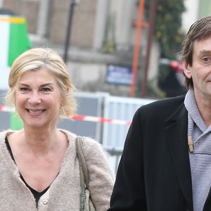 Michèle Laroque et Pierre Palmade lors des obsèques de Véronique Colucci au cimetière communal de Montrouge, le 12 avril 2018.