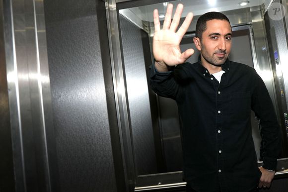 Exclusif - Jimmy Mohamed pose lors de l'enregistrement de l'émission "Chez Jordan" le 18 avril 2022. © Cédric Perrin/Bestimage