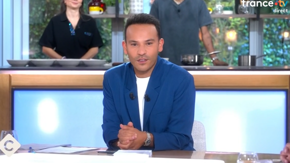 "Un nouveau chapitre de ma vie" : Mohamed Bouhafsi fait sa rentrée aux commandes de C à Vous, une première qui était très attendue