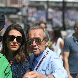 Raphael Elmaleh, Charlotte Casiraghi, Khadja Nin, Jacky Ickx - Les people dans les paddocks la veille du Grand Prix de Formule 1 (F1) de Monaco le 24 mai 2025.
© Lionel Urman / Bestimage