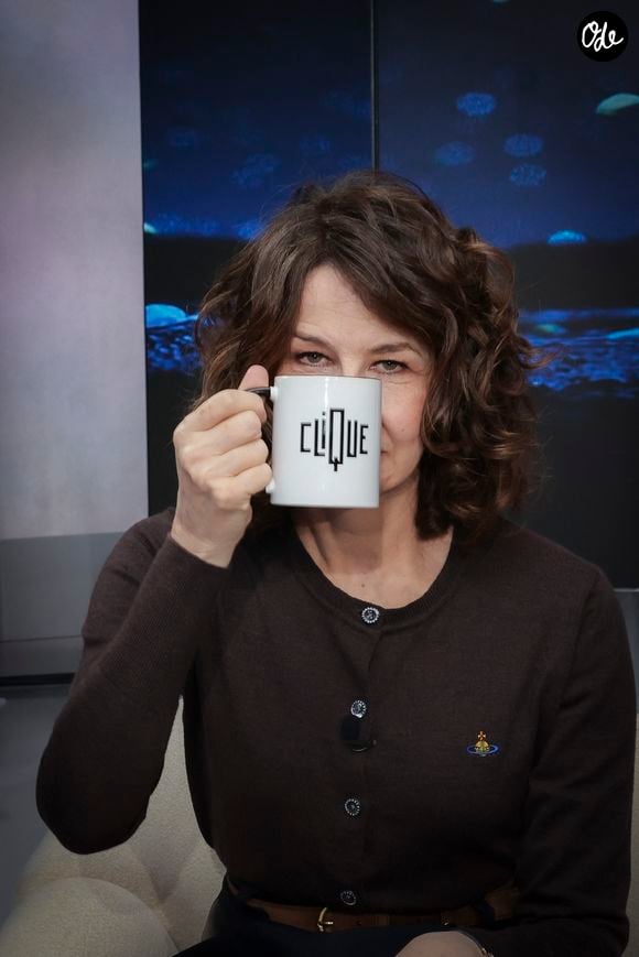 Exclusif - Valérie Lemercier, sur le plateau de Clique (Midi) présenté par M.Achour, et diffusé sur Canal + le 4 novembre 2025, à Paris, France, le 28 octobre 2025. © Jack Tribeca/Bestimage # No Web pour la Belgique et la Suisse | 00730522