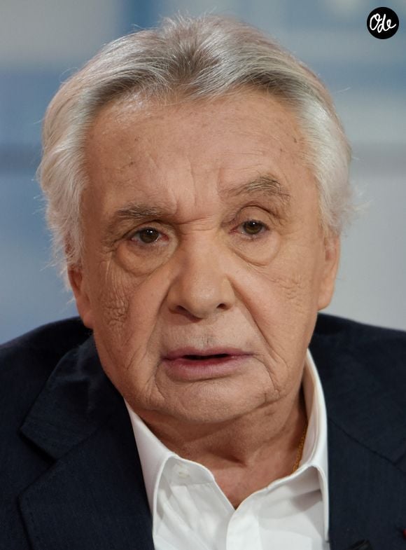 Michel Sardou est interviewé par Apolline de Malherbe sur BFMTV à Paris, en France, le 27 octobre 2019. Photo : Alain Apaydin/ABACAPRESS.COM