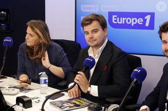 Exclusif - Valérie Benaim, Gauthier Le Bret  - Cyril Hanouna sur le plateau de de l’émission « On Marche Sur La Tête » présentée par C.Hanouna et diffusée en direct sur Europe 1 à Paris le 29 avril 2025. © Jack Tribeca/Bestimage