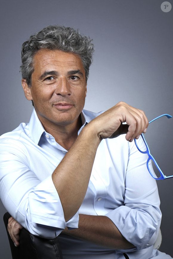 Exclusif - Portraits de Julien Cohen lors de l'enregistrement de l'émission "Chez Jordan" à Paris. Le 11 mai 2022.
© Cédric Perrin/Bestimage