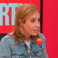 "Une décision qui s'est imposée à moi" : Léa Salamé s'exprime sur son retrait du 20h pour son compagnon Raphaël Glucksmann