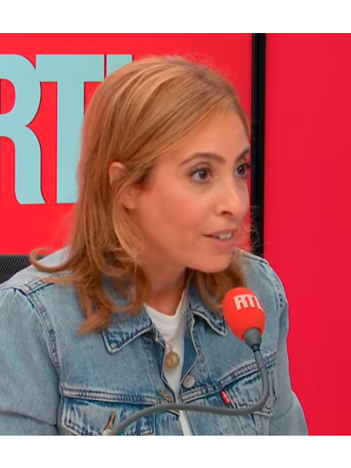 "Une décision qui s'est imposée à moi" : Léa Salamé s'exprime sur son retrait du 20h pour son compagnon Raphaël Glucksmann