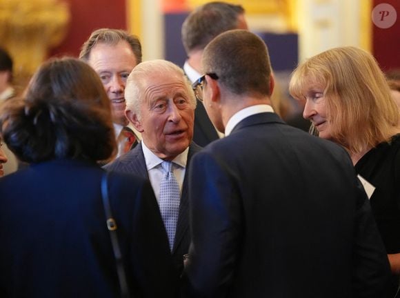 Le roi Charles III d'Angleterre lors d'une réception organisée par Cancer Research UK à l'occasion du 125e anniversaire de l'organisation caritative, au St James's Palace, à Londres. 

©Bestimage