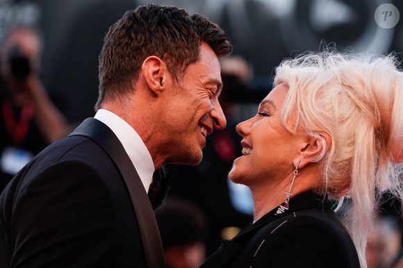 Dans un communiqué partagé par le "DailyMail", la comédienne australienne évoque un "mariage de presque trente ans" brisé, mais aussi une profonde leçon de vie.

Hugh Jackman and  Deborra-Lee Furness - Arrivées à la première du film "The Son" lors de la 79ème édition du festival international du film de Venise (La Mostra), Italie, le 8 septembre 2022. © SGP/Bestimage