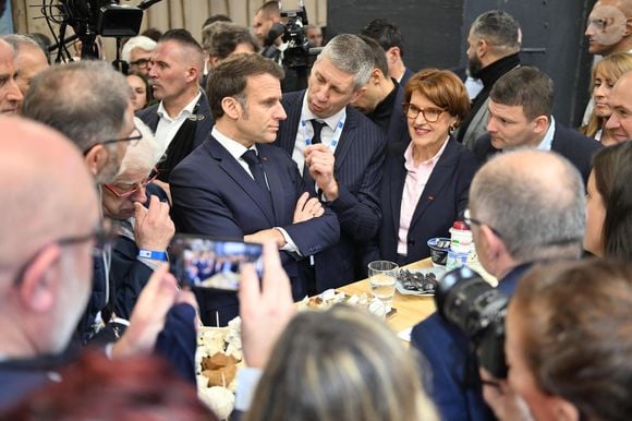 Le President de la Republique Emmanuel Macron et la ministre de l'Agriculture et de la Souveraineté alimentaire, Annie Genevard inaugurent le Salon International de l’Agriculture a Paris, le samedi 22 fevrier 2025.
© Jeanne Accorsini / Pool / Bestimage Paris, France.