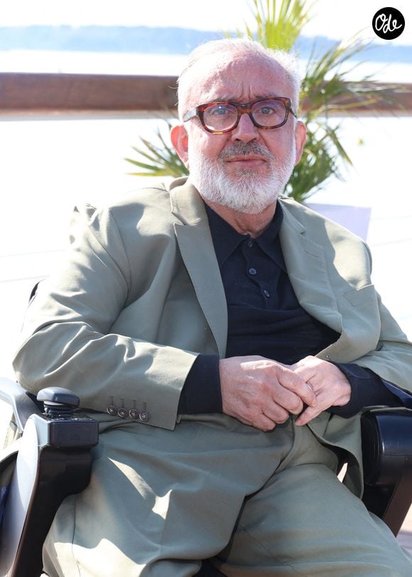 Mariés depuis 2005 et parents de deux enfants, Isabelle et Dominique Farrugia vivent depuis une belle histoire d’amour.

Dominique Farrugia, le producteur de la série  - Photocall de la série "Rien ne t'efface" sur la plage du Majestic lors du 8ème festival CanneSeries à Cannes, le 28 avril 2025. 
© Denis Guigenbourg / Bestimage