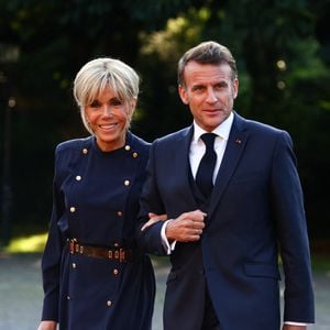 Emmanuel et Brigitte Macron rencontrent le roi Willem-Alexander, la reine Maxima des Pays-Bas et la princesse Amalia avant un dîner qui marque le début du sommet de l'OTAN à La Haye aux Pays-Bas le 24 juin 2025

©Backgrid USA / Bestimage
