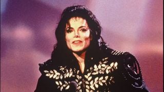 Gants, chapeaux et vestes... les trésors de Michael Jackson aux enchères, des pièces estimées de 400 à 150 000 euros