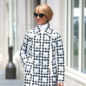 Celine Dion sort de son hôtel pour se rendre à son concert à Long Island dans l'État de New York, le 3 mars 2020