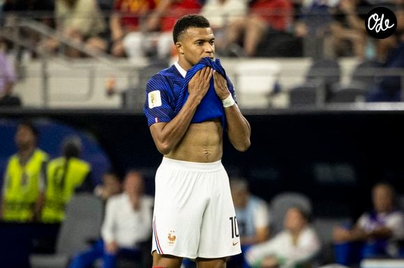 Malgré la déception, la star du Real Madrid donne déjà rendez-vous aux Français pour l'avenir de la sélection.

Kylian Mbappe

© Bestimage