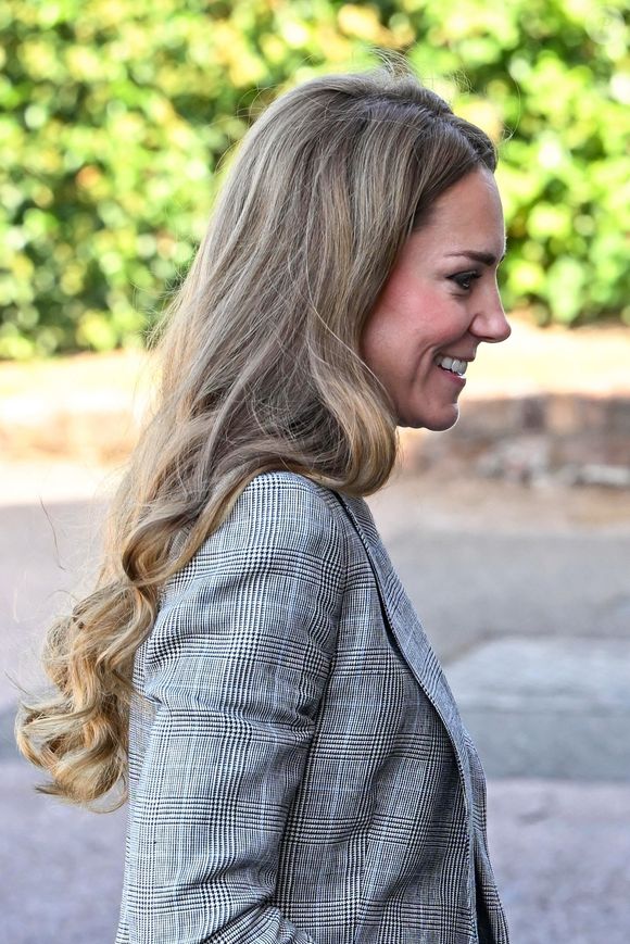 Lors de cette visite, la maman de Louis, George et Charlotte a parlé de son admiration pour Keith Rawkins qui a fondé l'entreprise en 1967 avant de la transmettre à ses enfants

La Princesse de Galles, Kate Middleton, en visite à Marina Mill à Cuxton dans le Kent, une entreprise familiale britannique spécialisée dans la conception à la main et la sérigraphie de tissus d'ameublement, septembre 2025 @Backgrid UK/ Bestimage