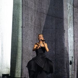 Celine Dion, tenue et bijoux Boucheron, lors de son premier concert à la Plénitude Arena à Paris La Défense le 12 septembre 2026. Agence / Bestimage